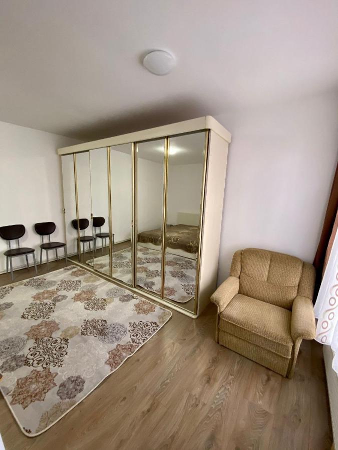 Ardelean Apartment Oradea Exteriör bild