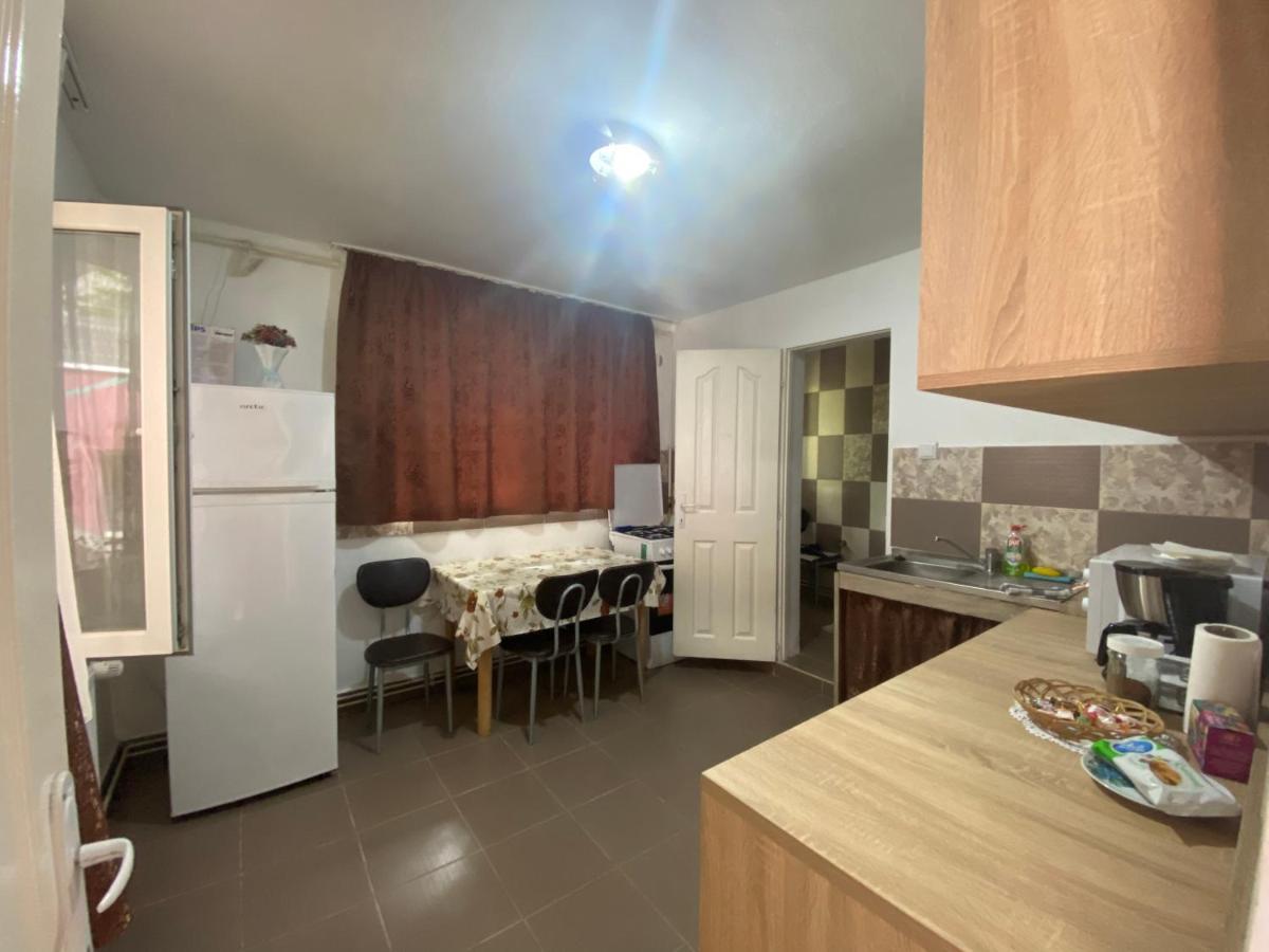 Ardelean Apartment Oradea Exteriör bild