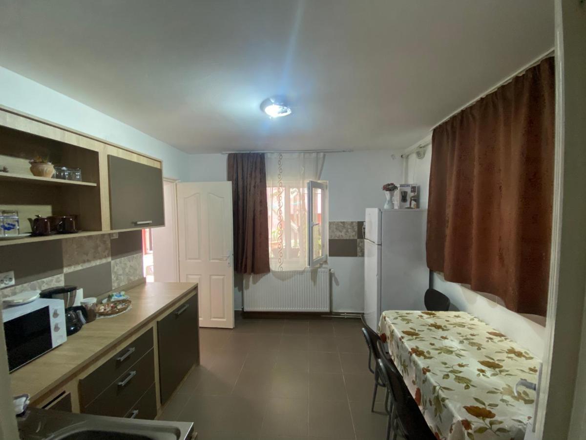 Ardelean Apartment Oradea Exteriör bild